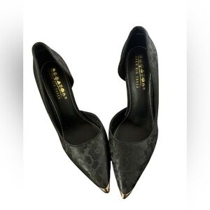 Elegant pointed heels